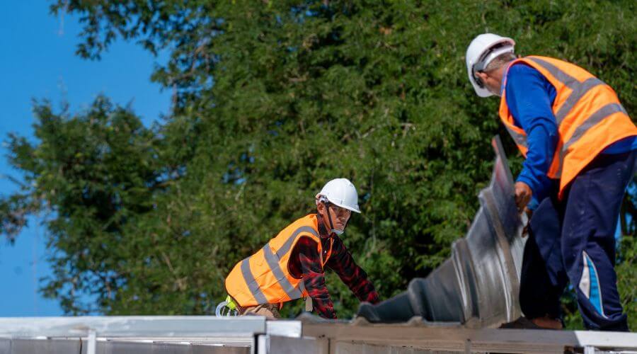 Professional residential roofers in Lena, IL
